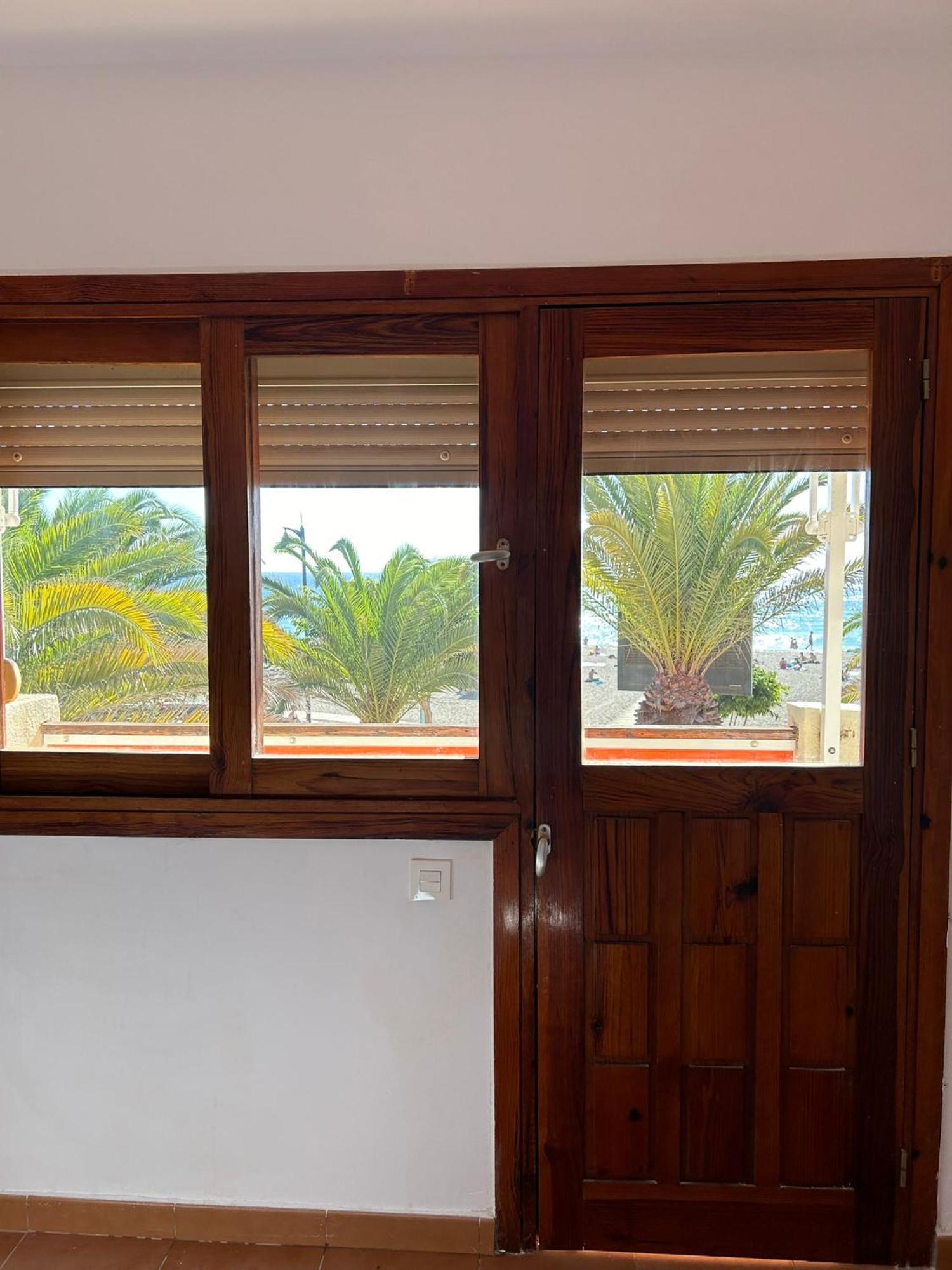 Prime Beachfront Location, Free Parking, Steps To The Sand Los Cristianos  Eksteriør bilde