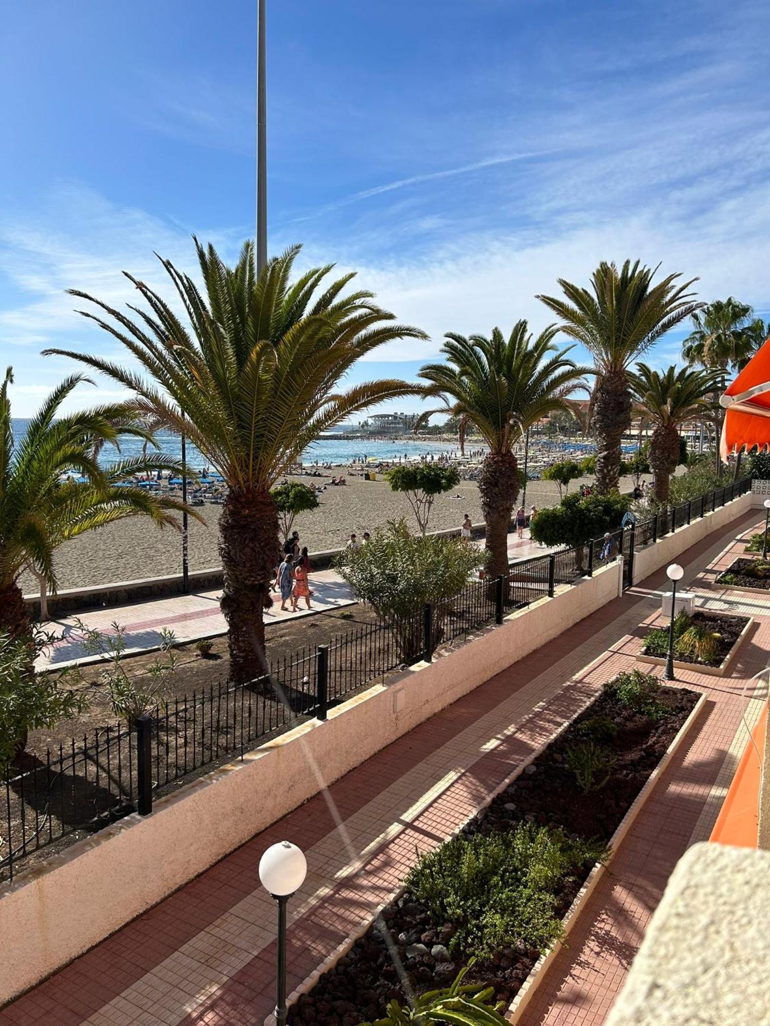 Prime Beachfront Location, Free Parking, Steps To The Sand Los Cristianos  Eksteriør bilde